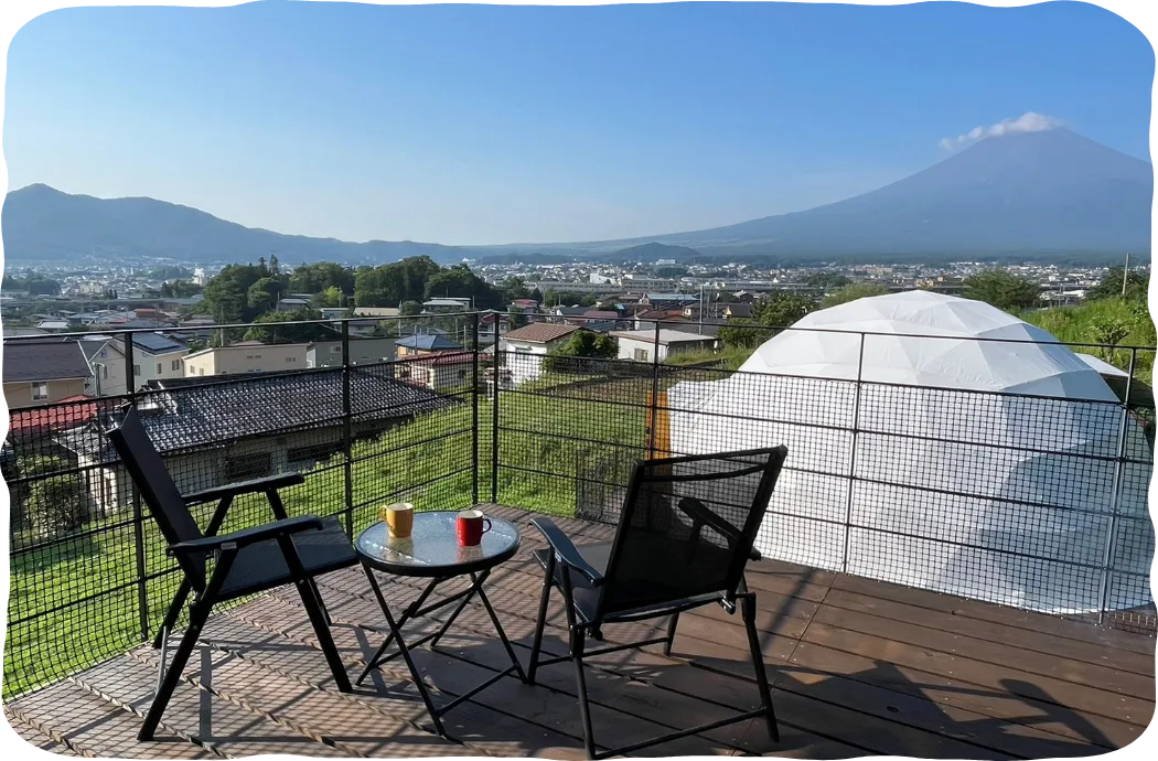 画像:富士山が見える見晴らしのいいデッキからの景色